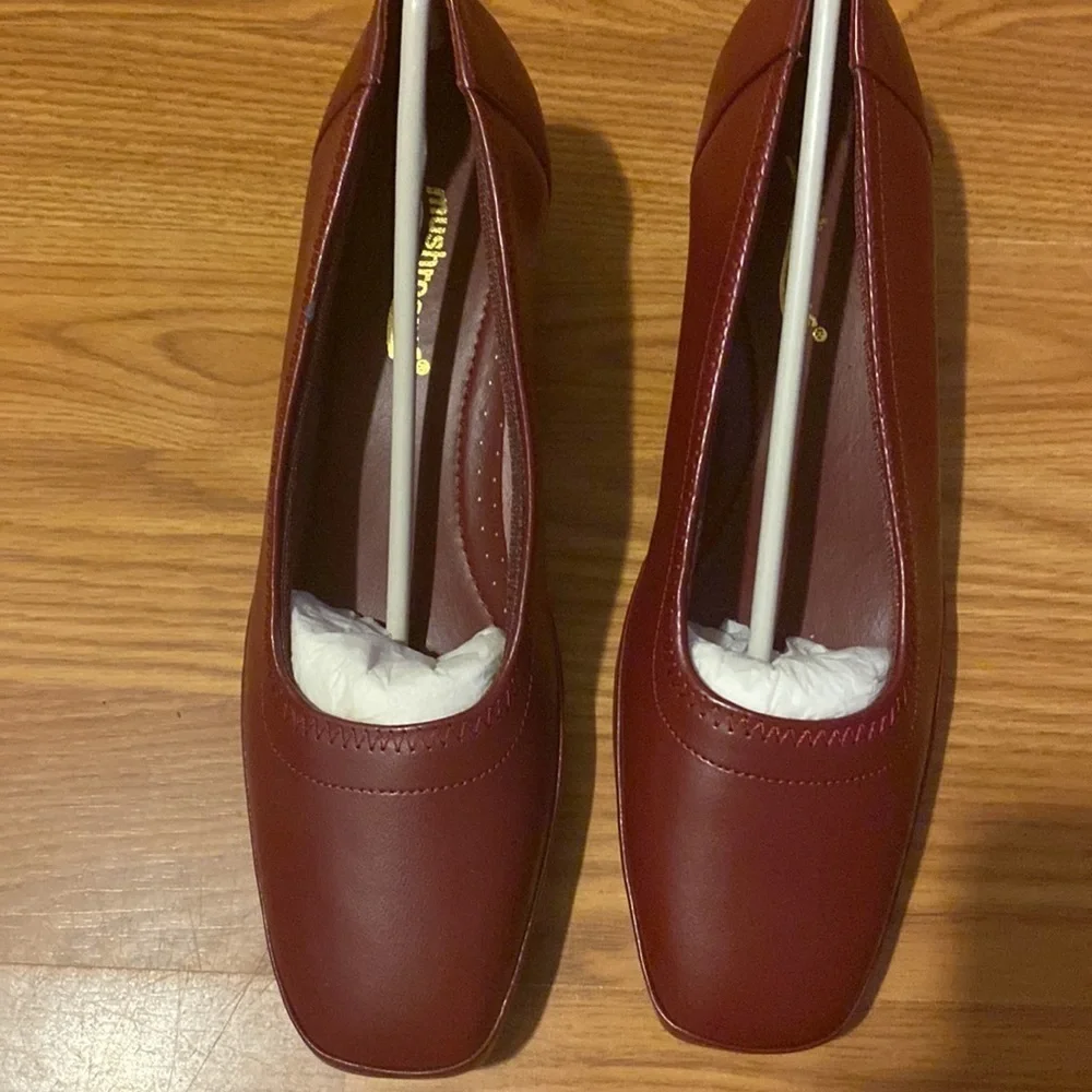 Mushrooms Heeled Loafers size 7 1/2 M. (CC)